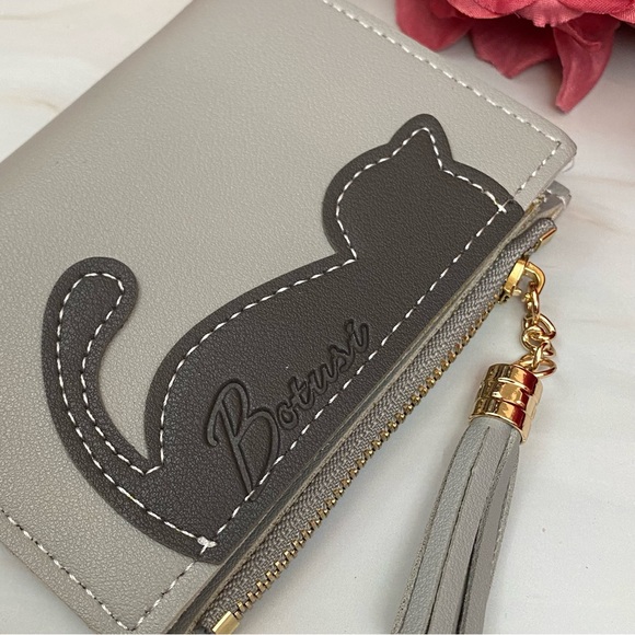 Vegan Leather Two Tone Gray Cat Wallet with Tassel - Picture 6 of 15